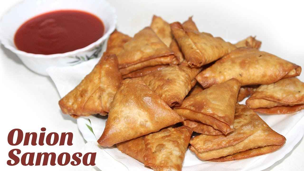 Amma's Kitchen / Laxmi  Hyderabadi Onion Samosa, 25 pcs, (Frozen)